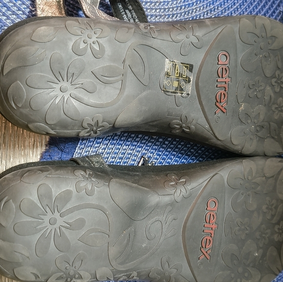 Aetrex Thong Sandal, black, size 9 - 9.5 - Picture 7 of 11